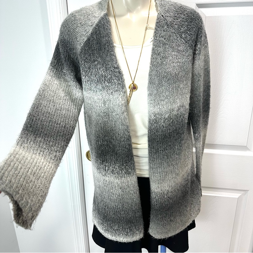 GAP cardigan open front long sleeve gray graduated colored sweater Small S